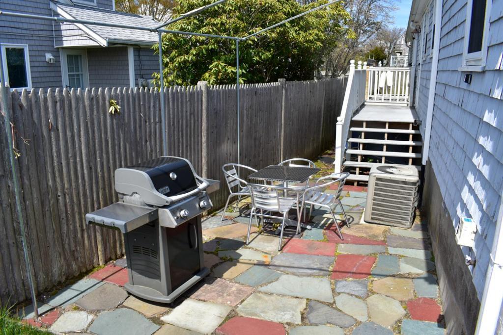 Seaside Serenity, Just A Block /0.1 Mile Away From The Beach Yarmouth Port Extérieur photo