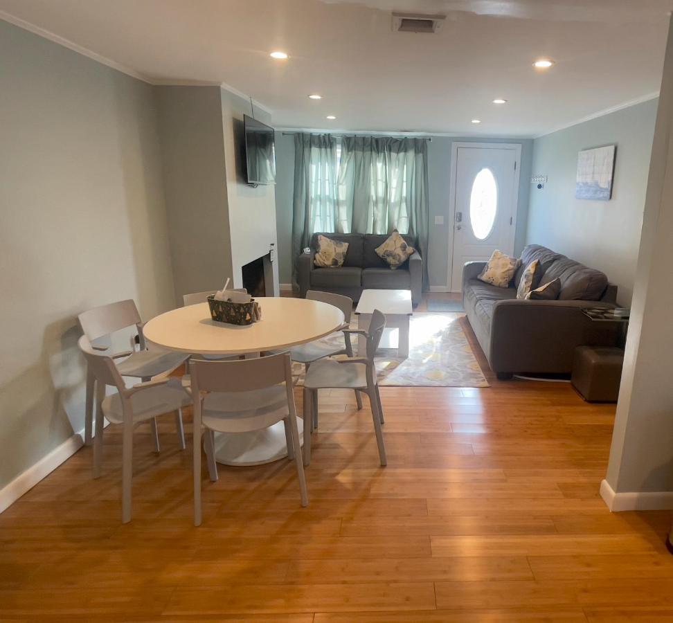 Seaside Serenity, Just A Block /0.1 Mile Away From The Beach Yarmouth Port Extérieur photo
