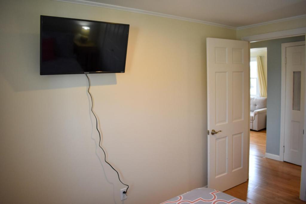 Seaside Serenity, Just A Block /0.1 Mile Away From The Beach Yarmouth Port Extérieur photo