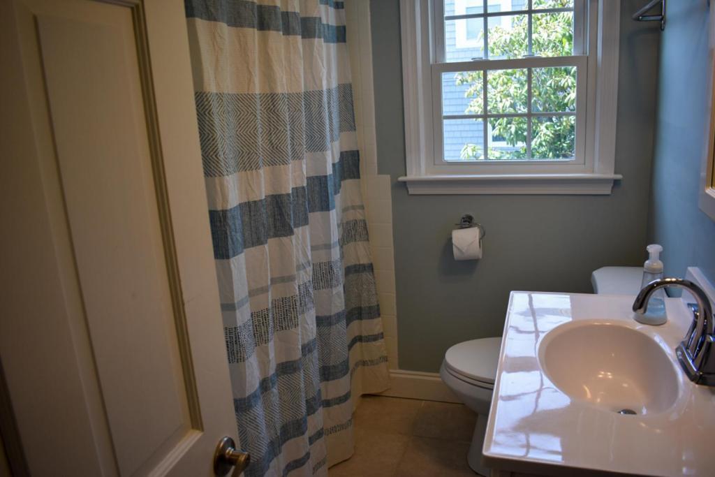 Seaside Serenity, Just A Block /0.1 Mile Away From The Beach Yarmouth Port Extérieur photo